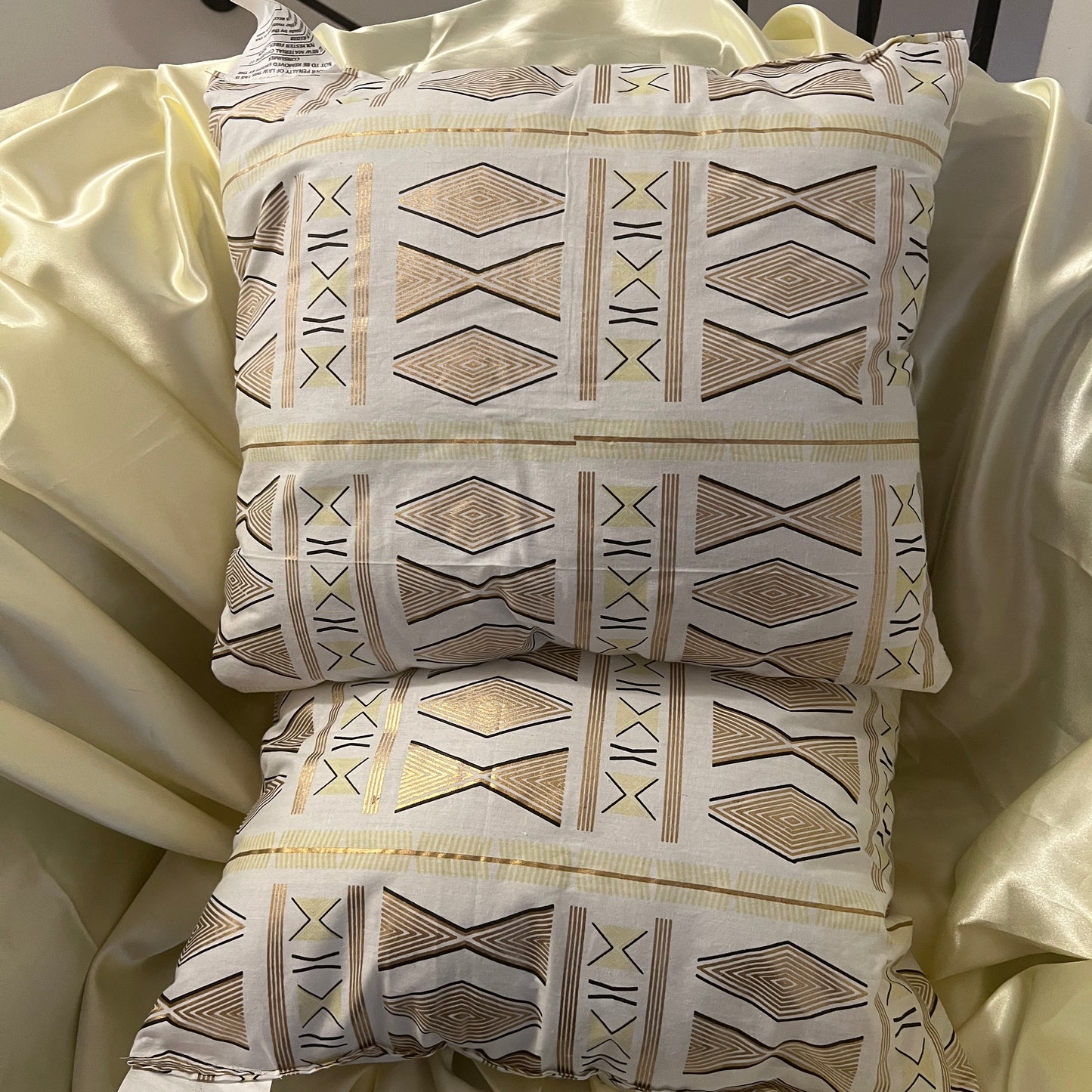 Alluring African Print Set of 2 Throw Pillows